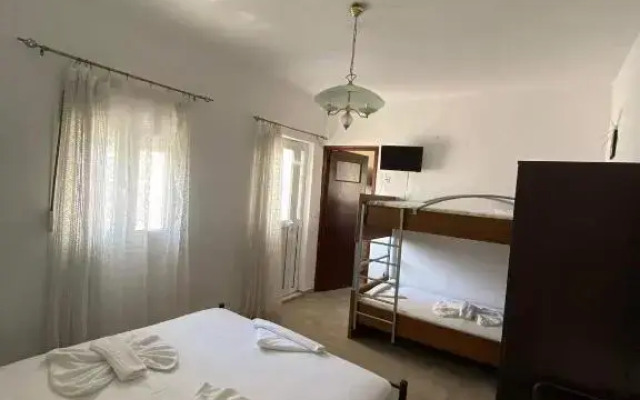 Giannis-Kleopatra House 1