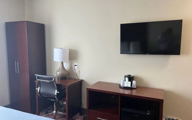 Lotus BLU Inn & Suites