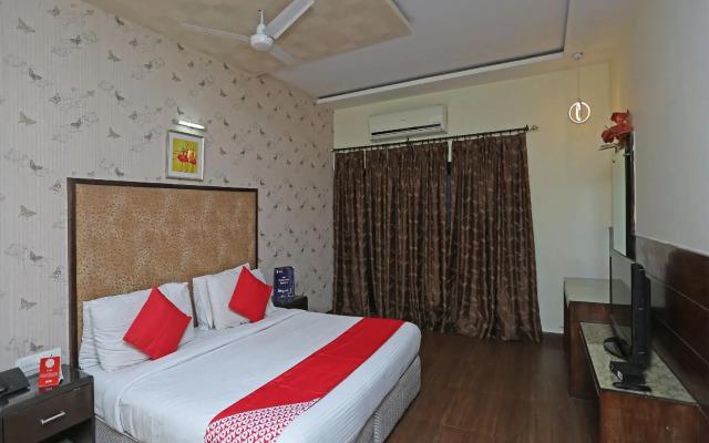 OYO 8576 Hotel Jiwan Plaza