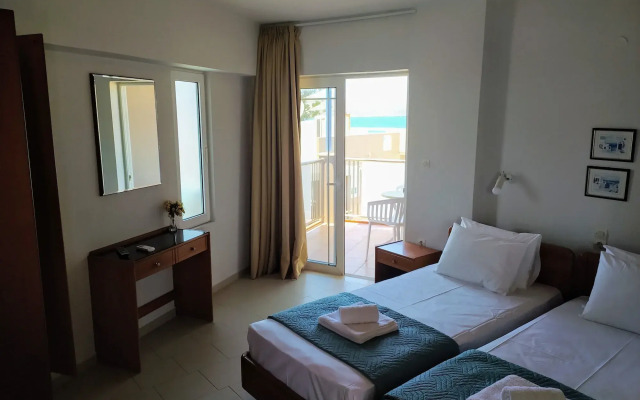 Room in Guest Room - Girogiali Beach Hotel