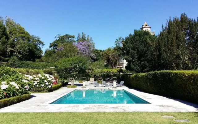 The Romantic Suites & Garden Guest House - Adults Only