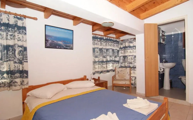 Karavanos Apartments