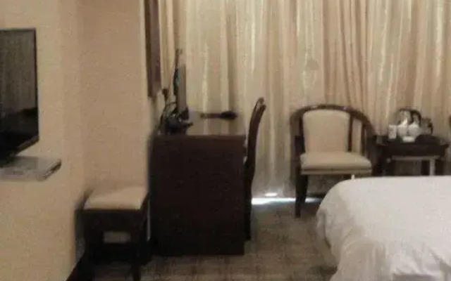 Dongxing Fuzhen Hotel