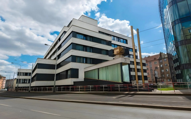 Post 120 Suites