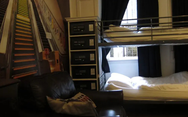 The Horse & Stables - Hostel