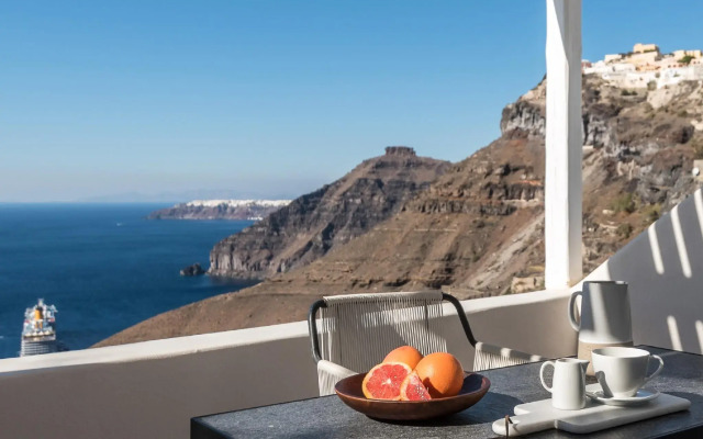 Porto Fira Suites