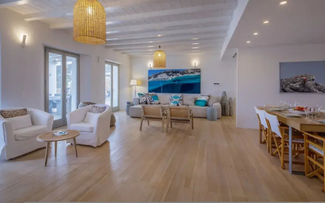 The Gallery Home - Elegant Villa In Antiparos