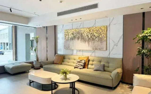 Guiyang Zhuyue Light House Hotel