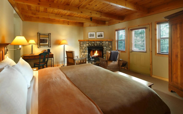 Buffalo Mountain Lodge