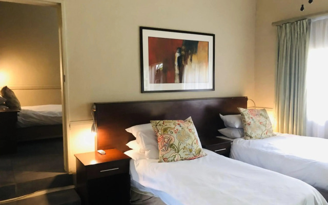 Shangri-La Country Hotel