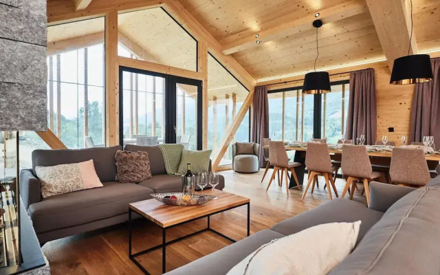 Majestic Chalet With Pool and Sauna