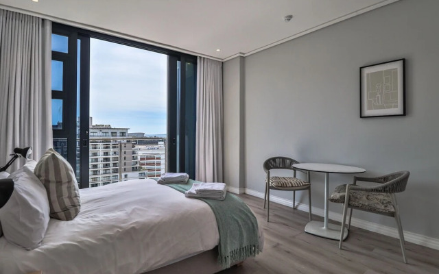 Sixteen on Bree 1425 by CTHA