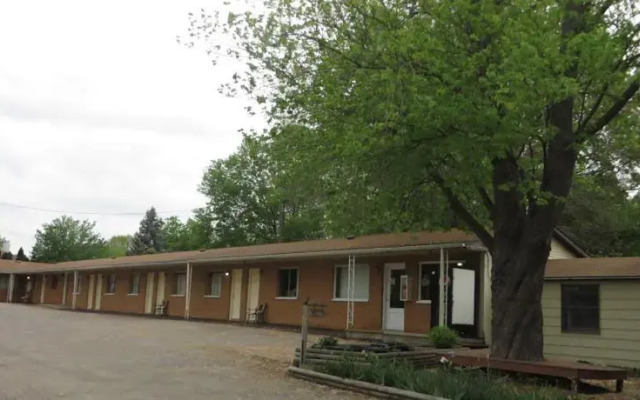 Crossroads Motel Rushville