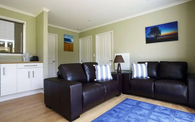 Orchid Grove Country Lodge