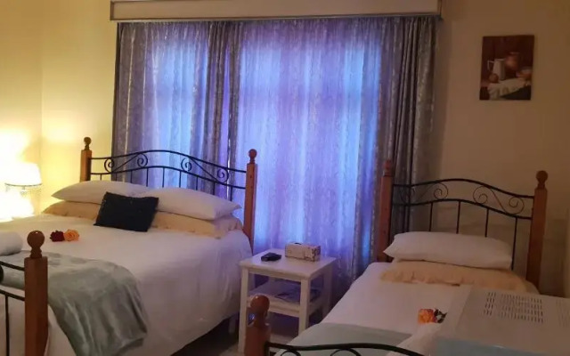 Ebenezer Guesthouse Bluewater Bay