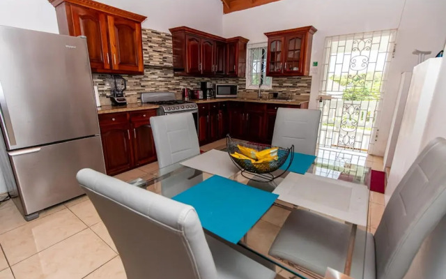 Runaway Bay Gem in Runaway Bay