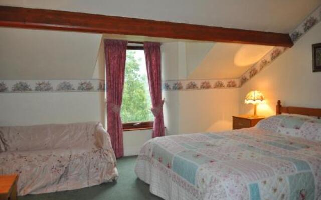 Forest How Guest House