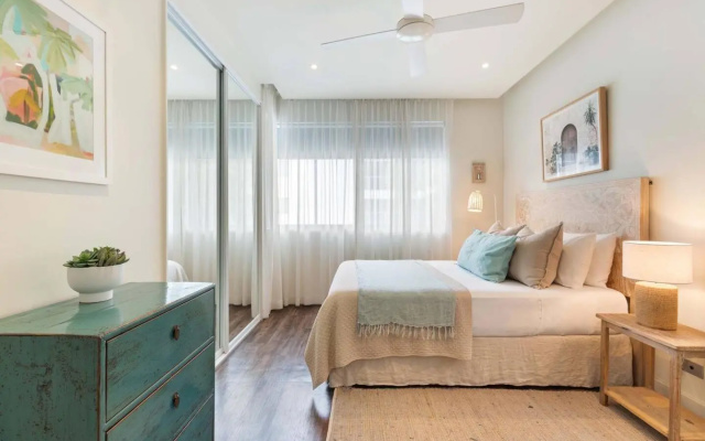 Beachfront Condo 5202 at Drift Resort – Guest Rooms – Cairns