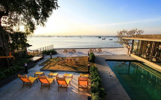 Balcony Seaside Sriracha Hotel & Serviced Apartments