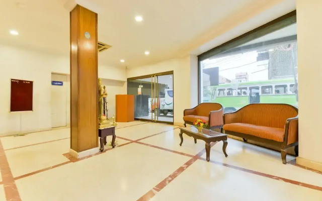 OYO 15247 New Woodlands Hotel
