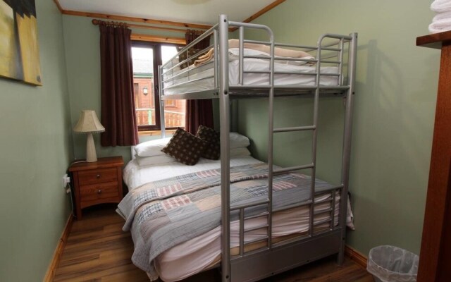 Luxury 4 bed bay View Cabin - Sleeps 9 People