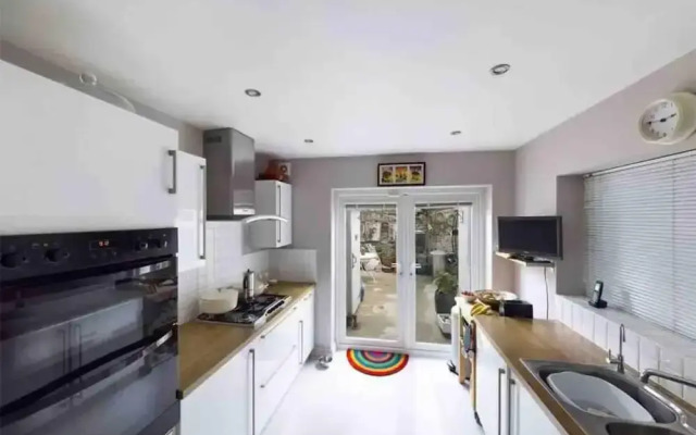 4 Bedroom Victorian Townhouse With Sea Views