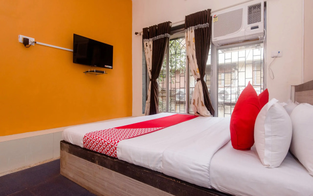 OYO 26206 Hotel Paras