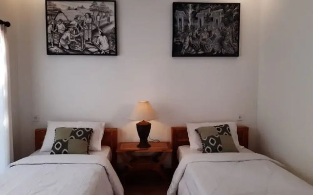 Tiis Garden Puri Villas