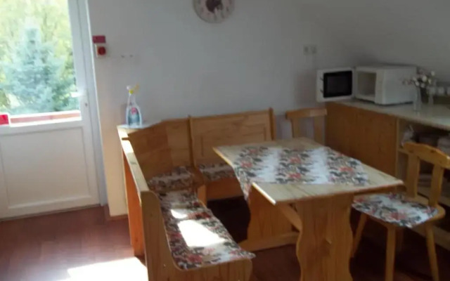 Gadányi Vendégház és Lovarda