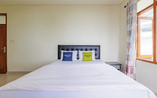 Urbanview Resort Villa Andy Tour Cisarua Puncak – Guest Rooms – Cisarua