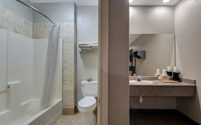 Executive Inn & Suites