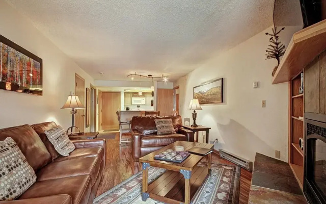 Beautiful Condo, Ski Out Your Back Door - FP202 by RedAwning