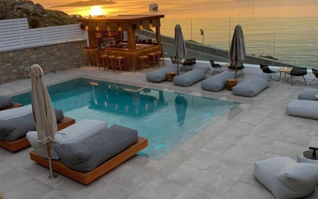 Apiro Mykonos