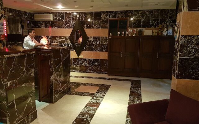 Silver Pine Hotel