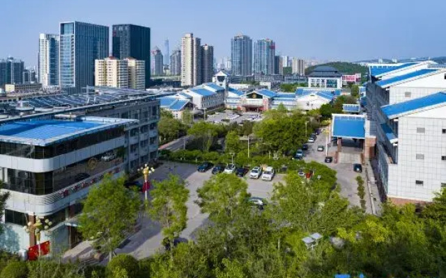 Yanzi Resort