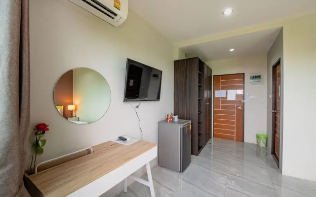 The Living Hotel SamutPrakan