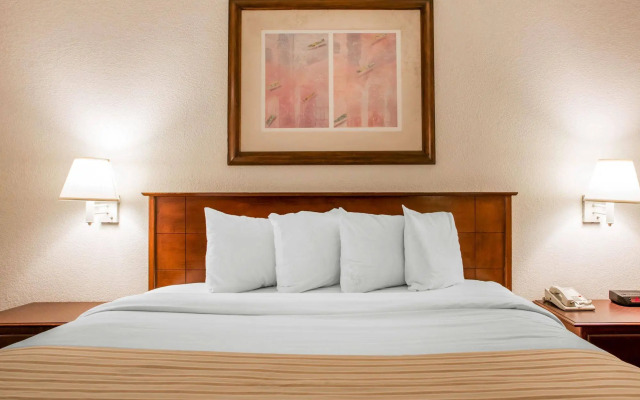 HomeTowne Studios By Red Roof Egg Harbor–Atlantic City Airport