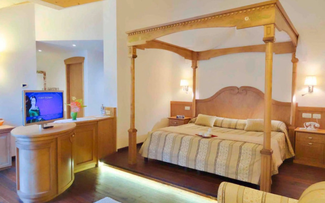 Alle Dolomiti Boutique Lake Hotel