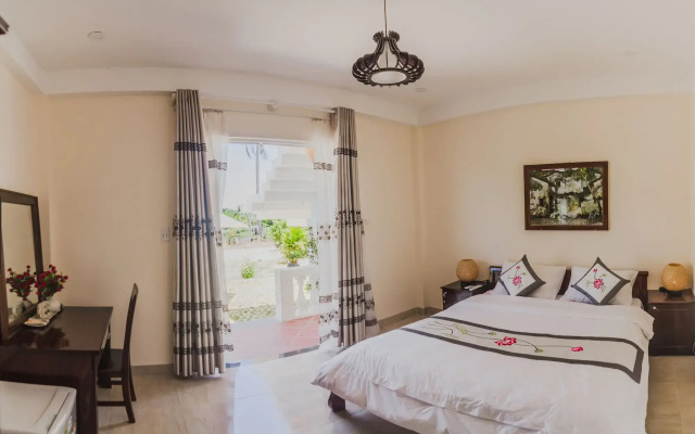 The Moon River Homestay & Villa