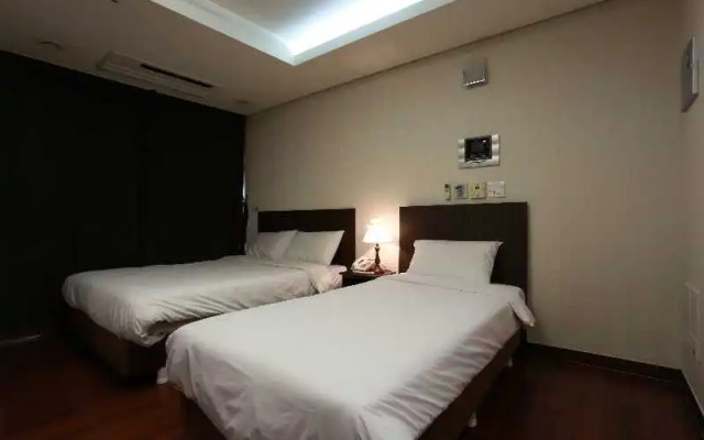 Brown Suites Residence