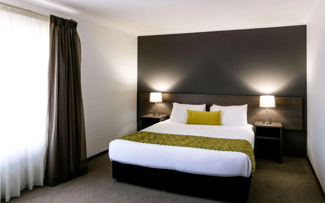 Best Western Plus Ambassador Orange