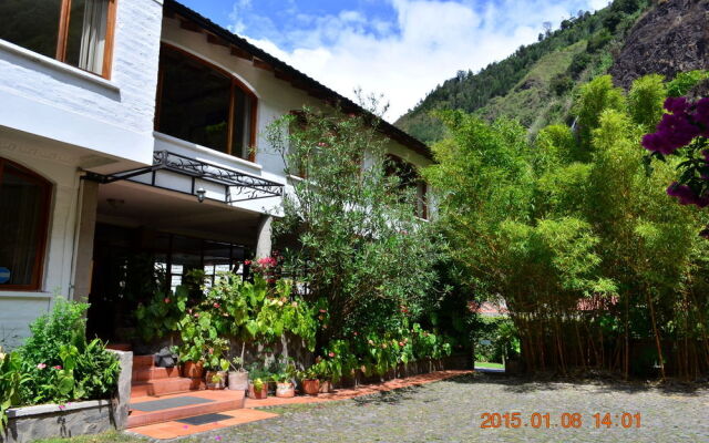 Volcano Hotel