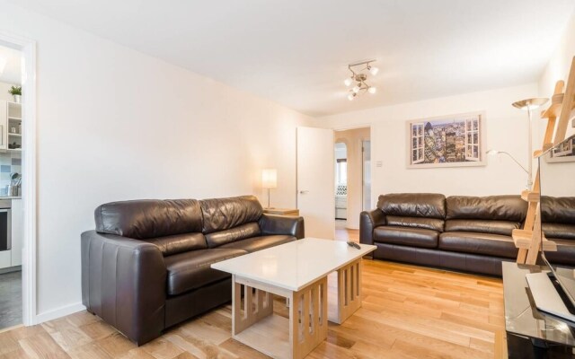 Modern 2 bed in the Isle of Dogs