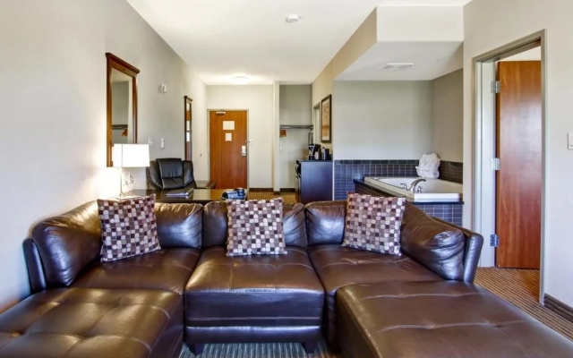 Tisdale Canalta Hotel