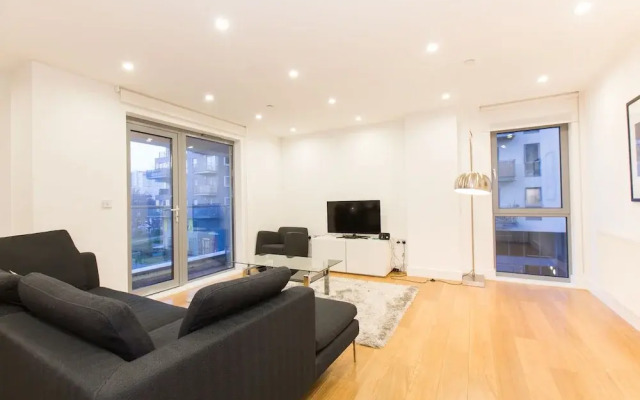 Two Bedroom Apartment Aldgate