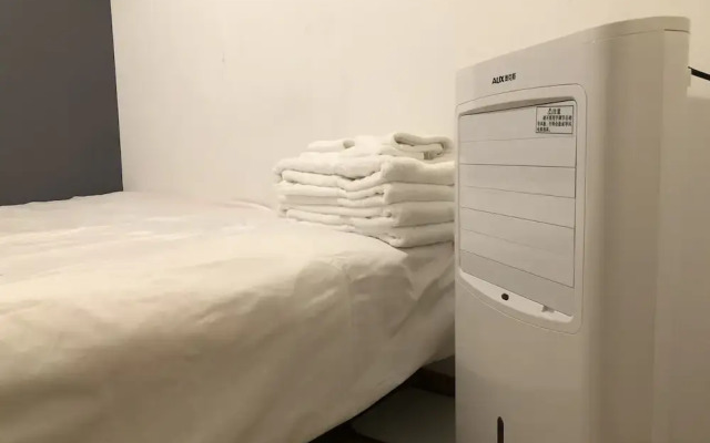 Henry's Apartment- Executive 717