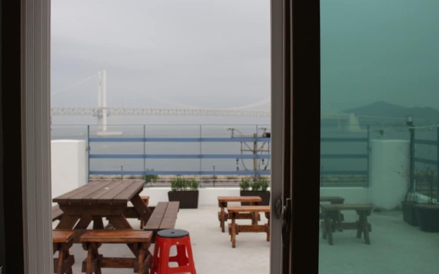 Bexco Hostel B&B