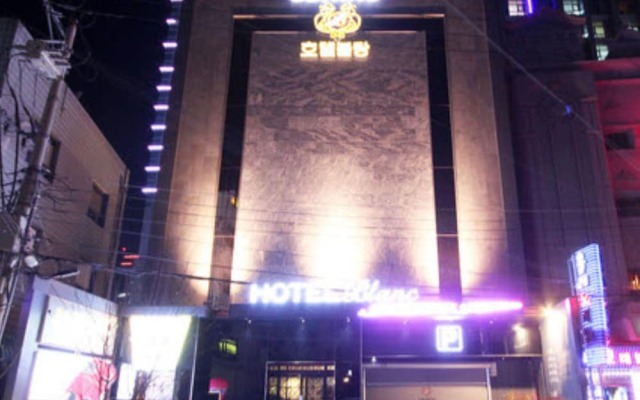 hotelImage