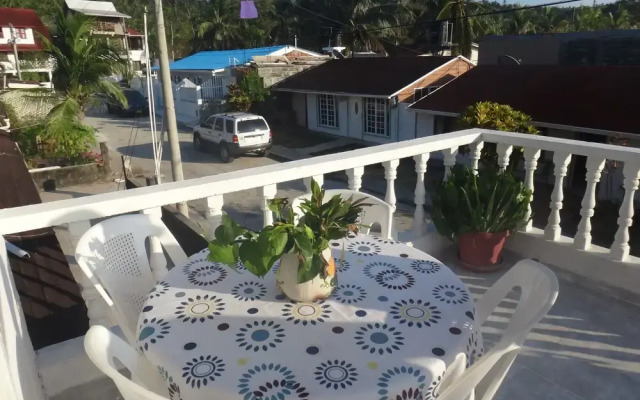 Room in Guest Room - Green Sea Inn Villa Helen Kilometer 4 Circunvalar