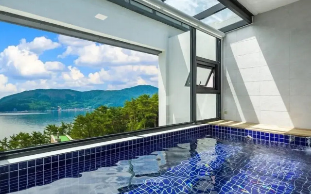 Arco Poolvilla Pension